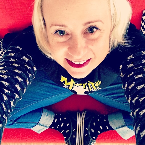 Meet your Posher, Julie 🇨🇦 Closing Sale! Offer me half and the item is yours 😁 - Picture 6 of 14